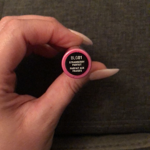 Lip gloss - Picture 2 of 3